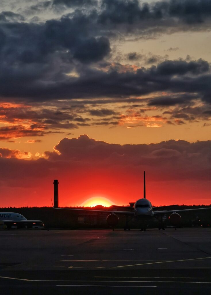 sunset, plane, aviation-7264591.jpg